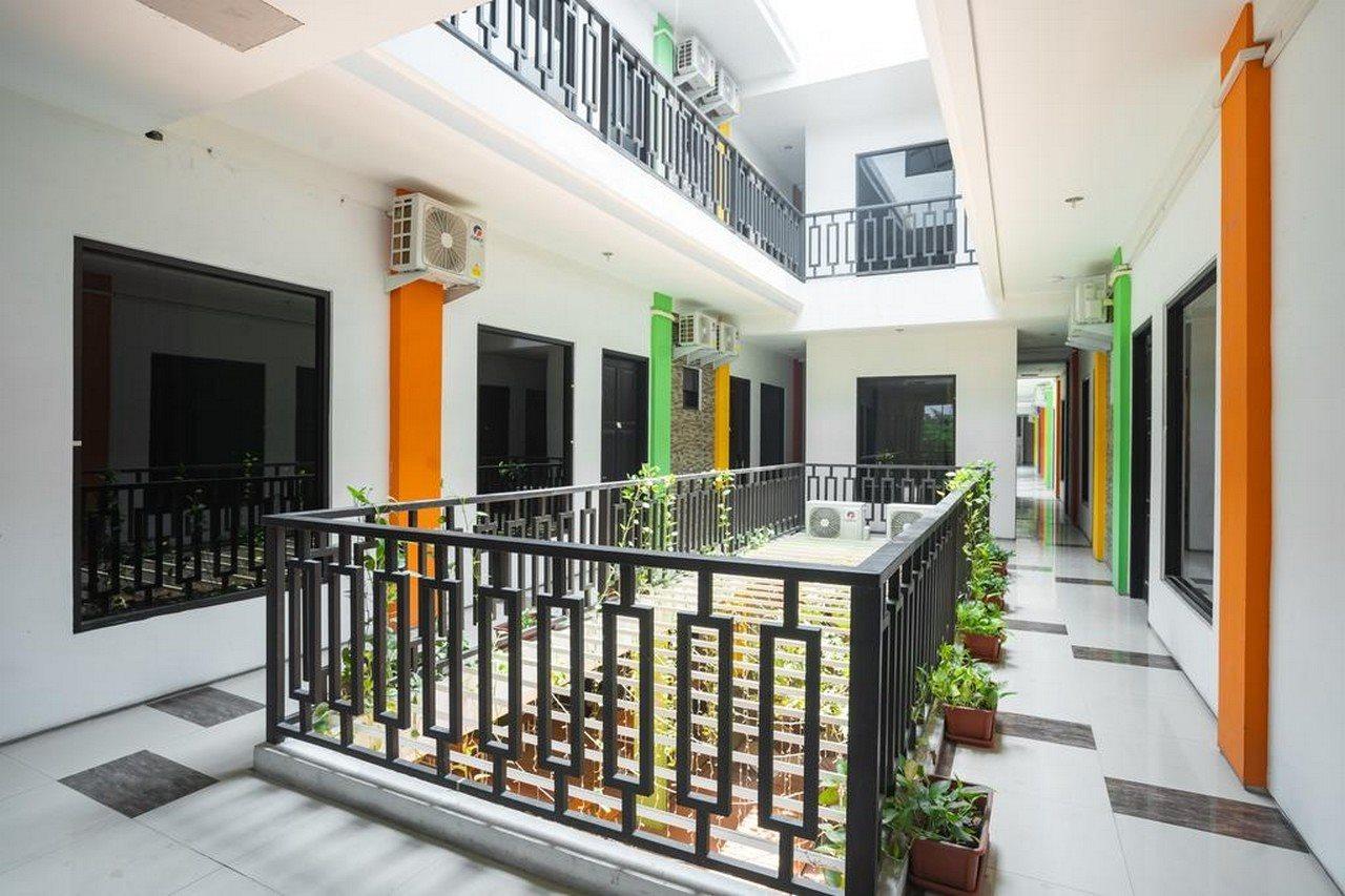 Oyo Flagship 1575 Urban 18 Hotell Surabaya Eksteriør bilde