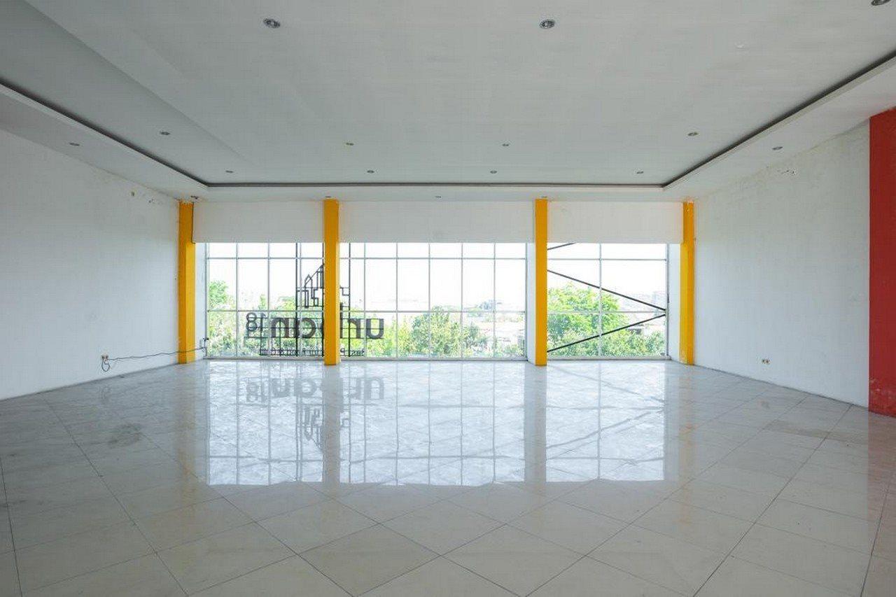 Oyo Flagship 1575 Urban 18 Hotell Surabaya Eksteriør bilde