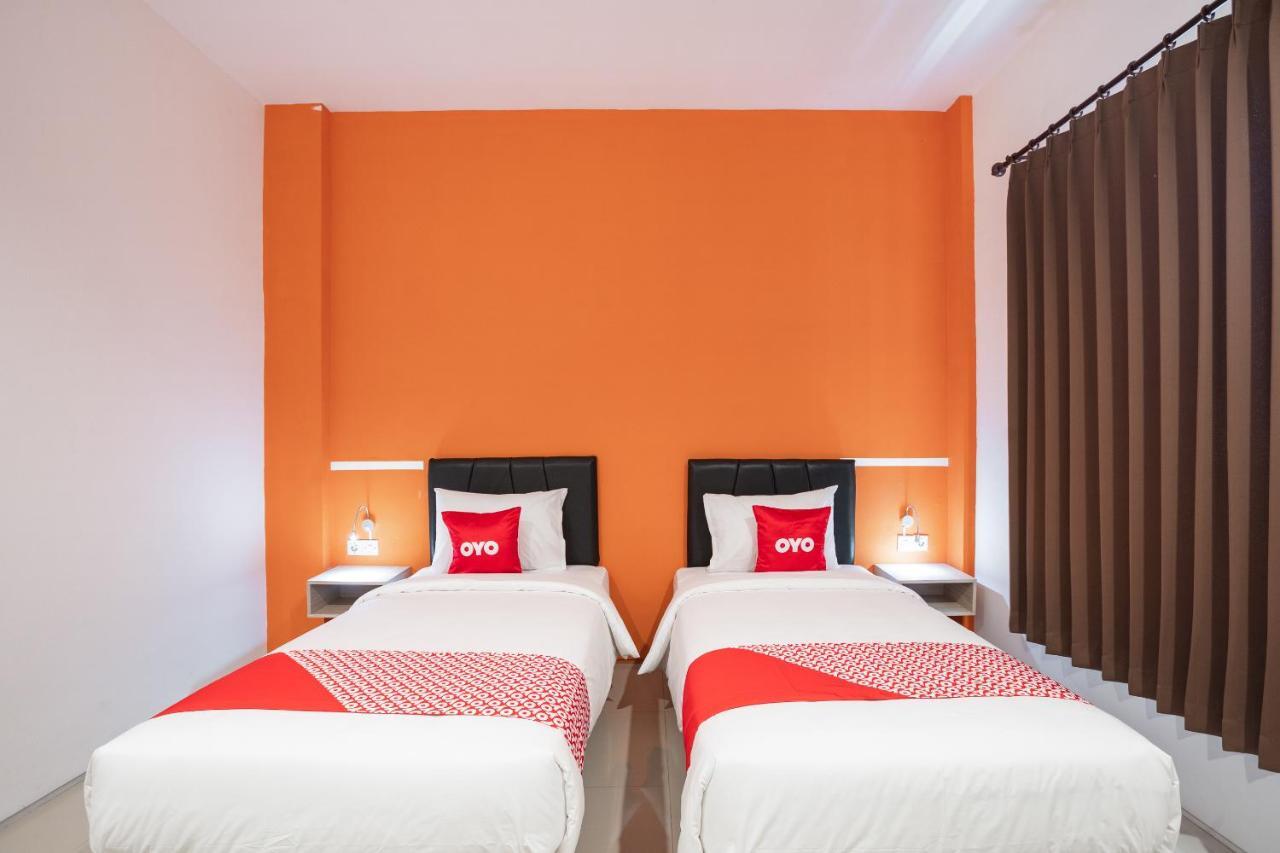 Oyo Flagship 1575 Urban 18 Hotell Surabaya Eksteriør bilde