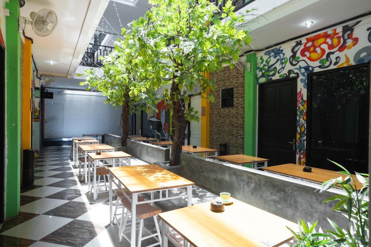 Oyo Flagship 1575 Urban 18 Hotell Surabaya Eksteriør bilde