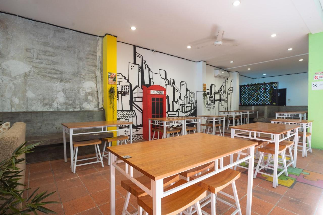 Oyo Flagship 1575 Urban 18 Hotell Surabaya Eksteriør bilde