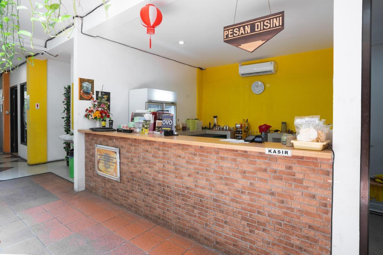 Oyo Flagship 1575 Urban 18 Hotell Surabaya Eksteriør bilde