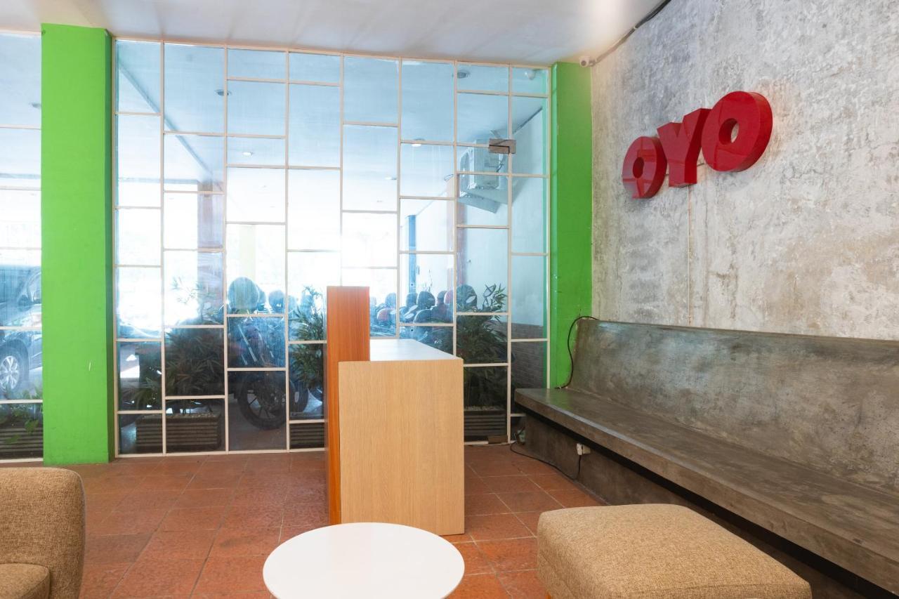 Oyo Flagship 1575 Urban 18 Hotell Surabaya Eksteriør bilde