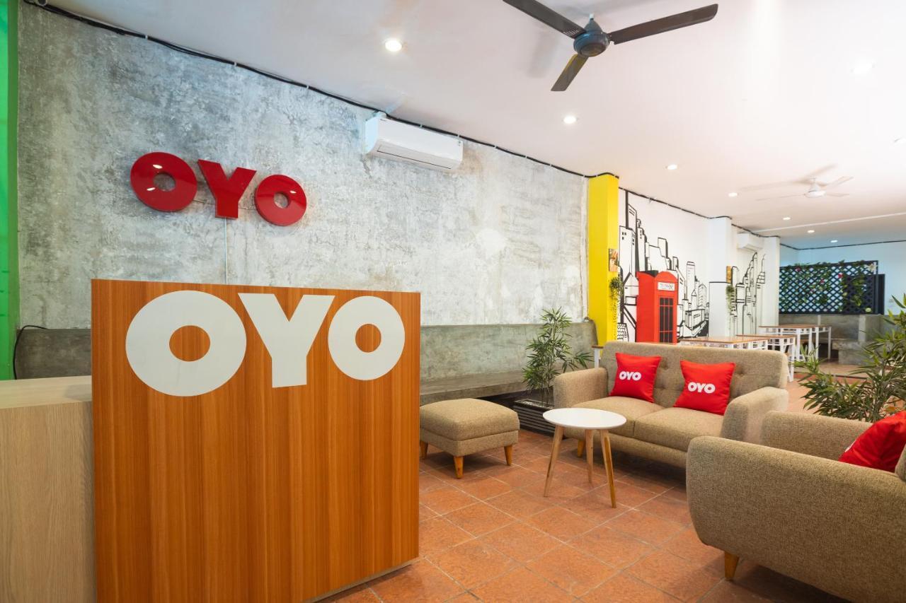 Oyo Flagship 1575 Urban 18 Hotell Surabaya Eksteriør bilde