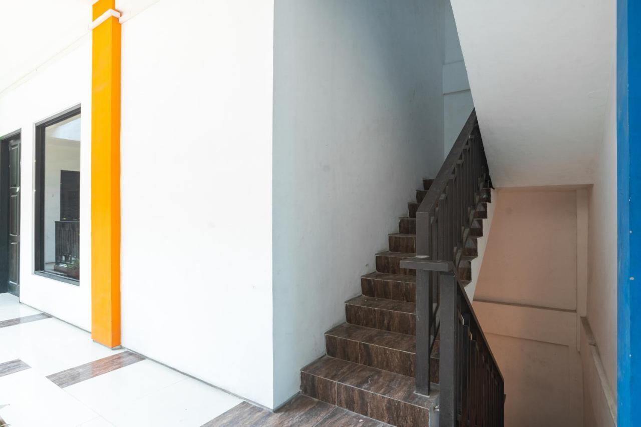 Oyo Flagship 1575 Urban 18 Hotell Surabaya Eksteriør bilde